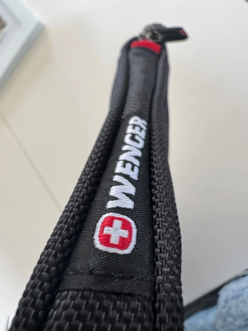 SwissGear Black Laptop Carry Sleeve with Red Logo Accent - Picture 4 of 6